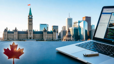 مبنى البرلمان الكندي مع العلم